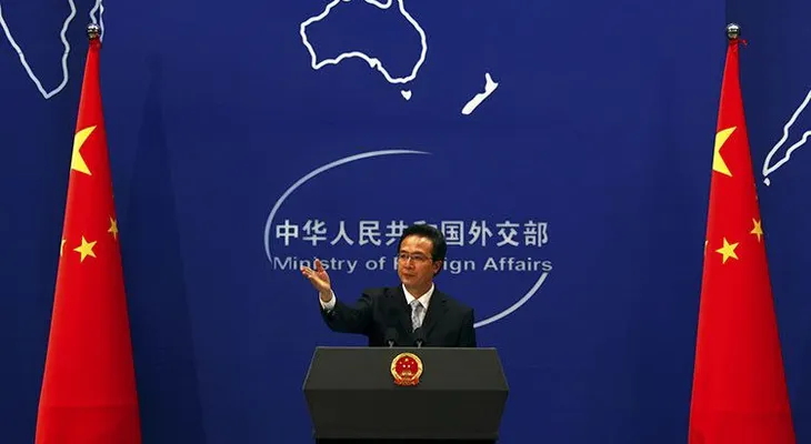 China a EE.UU.: "Un solo país no puede dictar las reglas del comercio mundial"