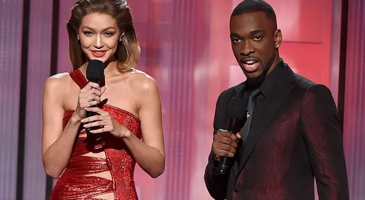 Gigi Hadid imitó a Melania Trump en los American Music Awards