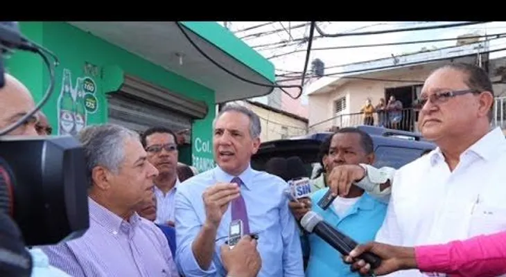 Presidente Medina ordena reparar calles, aceras y cañadas en Los Guandules