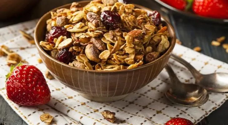 La dieta para prolongar la vida debe incluir nueces, granos enteros, verduras y ciertas frutas