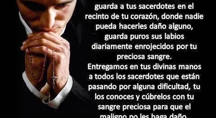Sacerdote de día, pero de noche...