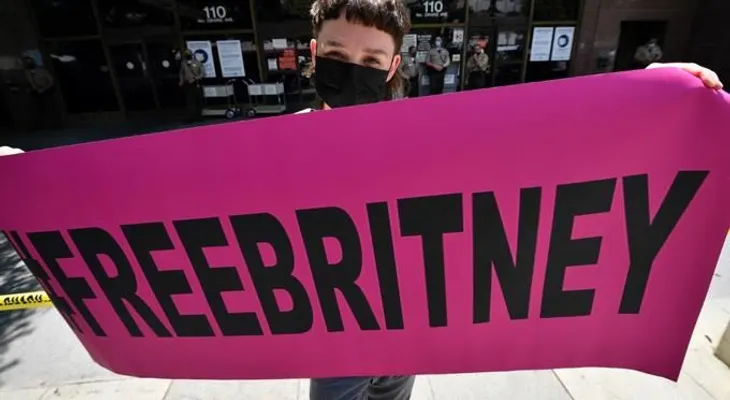 Abogados de Britney Spears presionan por terminar control de su padre