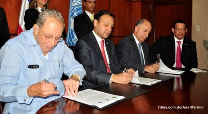 Estudiantes de UNICARIBE realizarán pasantías en la Cámara de Diputados