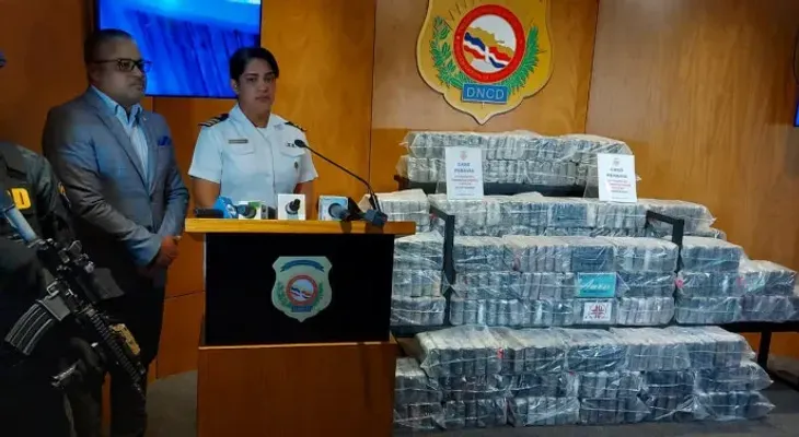 Arrestan dos dominicanos con 371 paquetes de presumiblemente cocaína