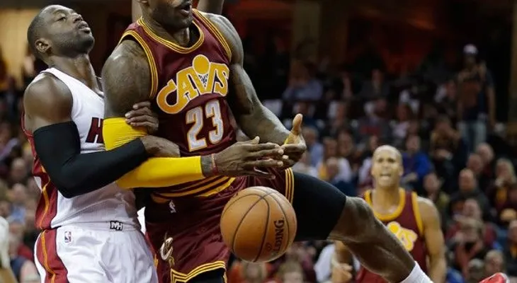 LeBron anota 29 en la victoria de Cavs sobre Heat