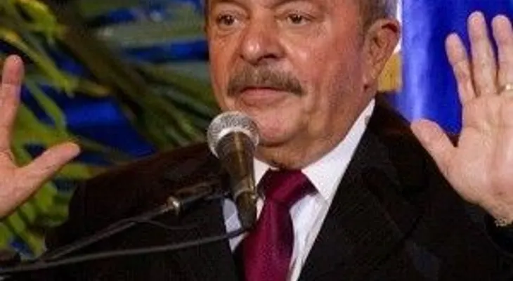 Lula declara voluntariamente en la Fiscalía