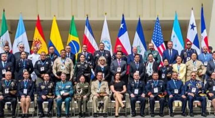 Rector del IPES representa a la PN en encuentro de educación policial en Costa Rica