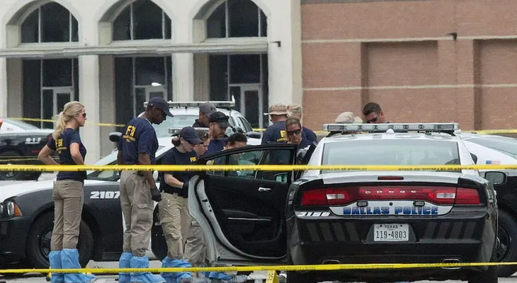Refuerzan la seguridad por una amenaza anónima y creíble contra la Policía de Dallas