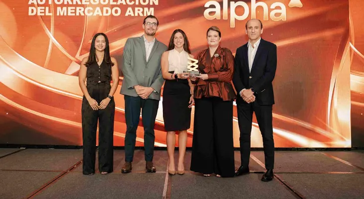Alpha es reconocida por la Bolsa de Valores