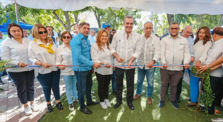 Presidente Abinader destaca aumento de la producción de tomate en un 14 % en su gestión