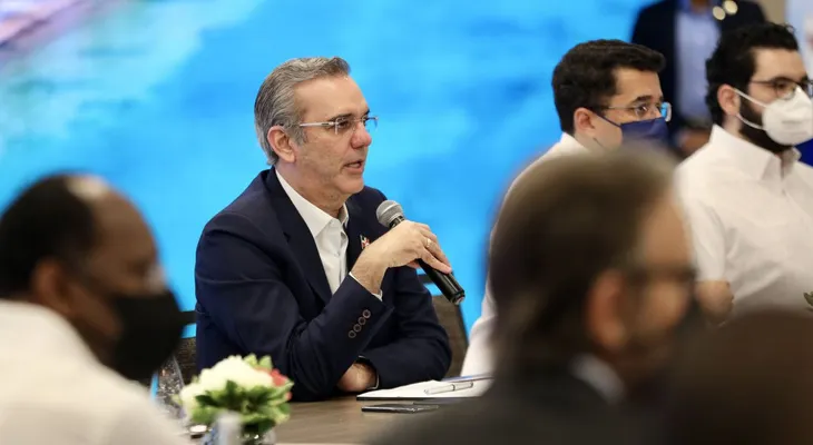 Presidente Abinader destina RD$1,500 millones para abastecimiento de medicamentos contra influenza, gripe y ómicron