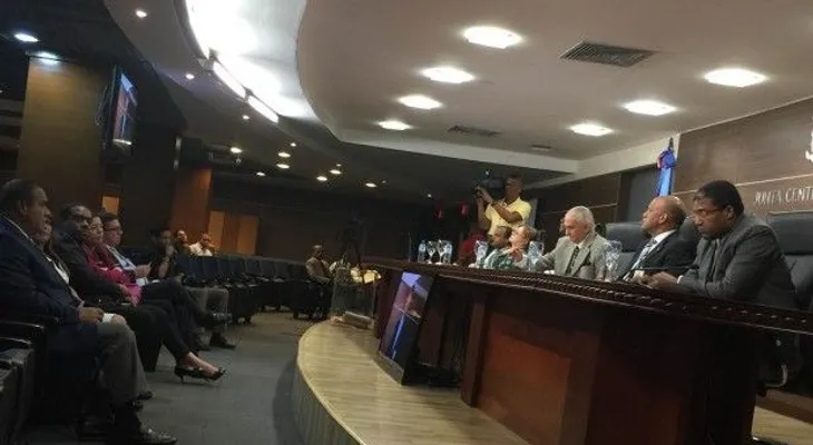 JCE recibe propuestas económicas para equipos escrutinios de elecciones 2016