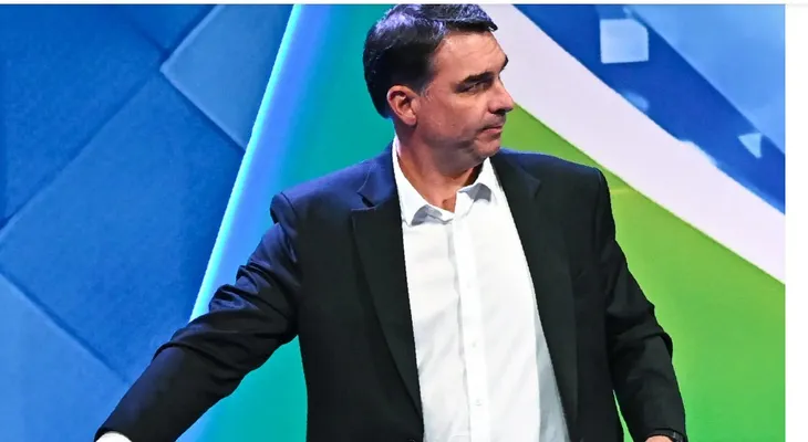 Comienza convención para proclamar a Flávio Bolsonaro