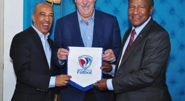 Seleccionador español de fútbol Vicente del Bosque, se encuentra en RD