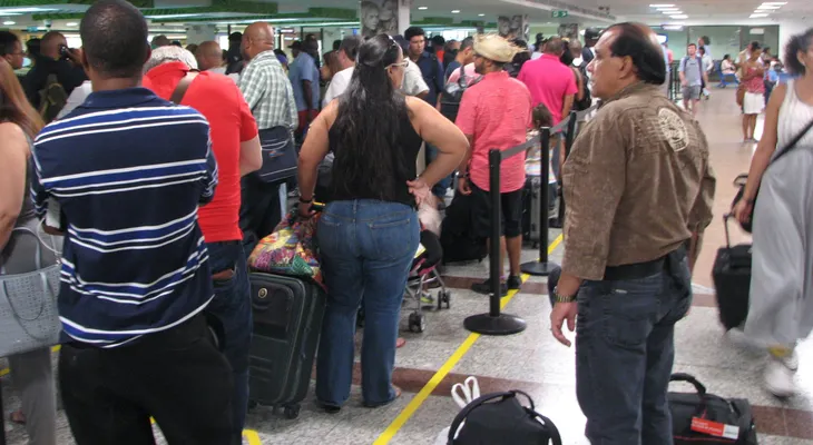 Repatrian a cinco venezolanos que llegaron a RD sin documentos