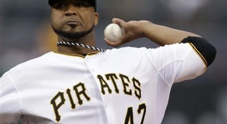 Álvarez y Liriano conducen la victoria de Piratas