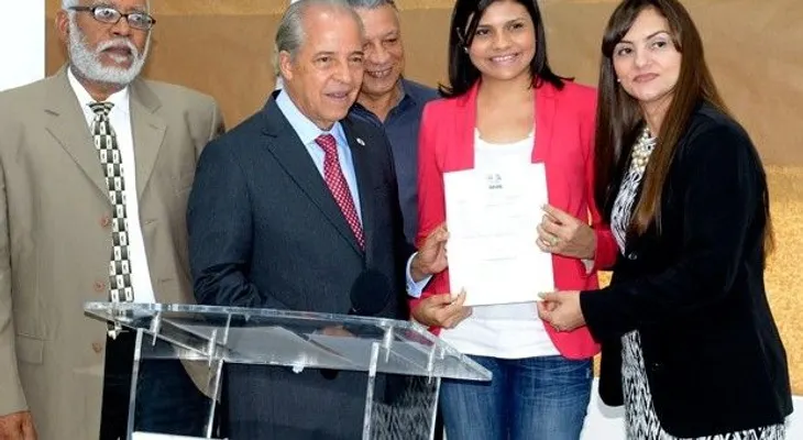SNS incorpora 300 pasantes a los hospitales