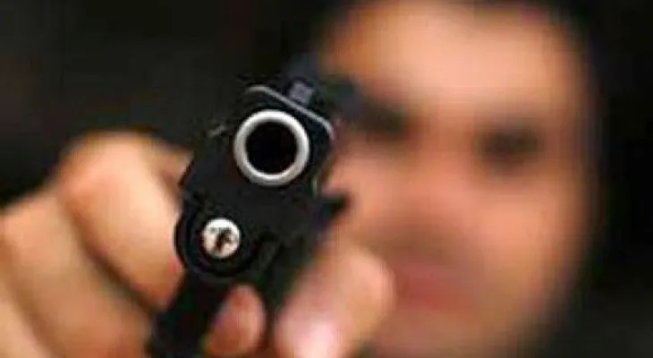 Asaltantes balean joven que paseaba con su novia en la Máximo Gómez
