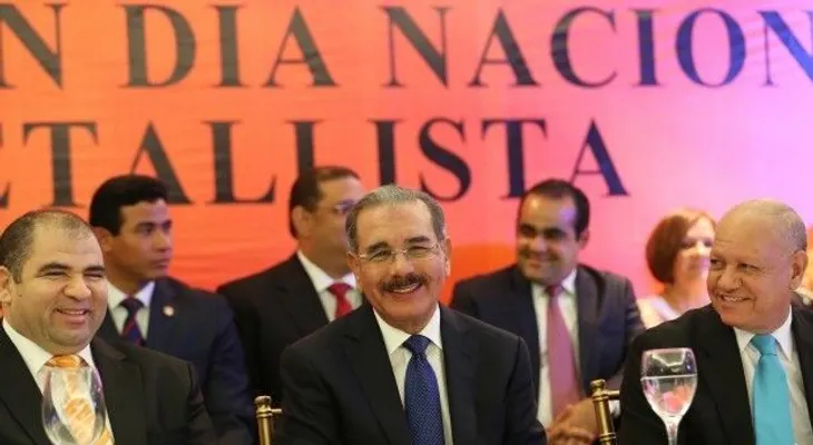 Detallista reconocen al presidente Medina