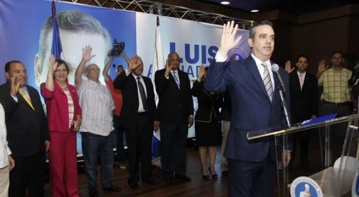 Abinader juramenta Comando de Campaña; consultará a sociedad sobre plan de gobierno