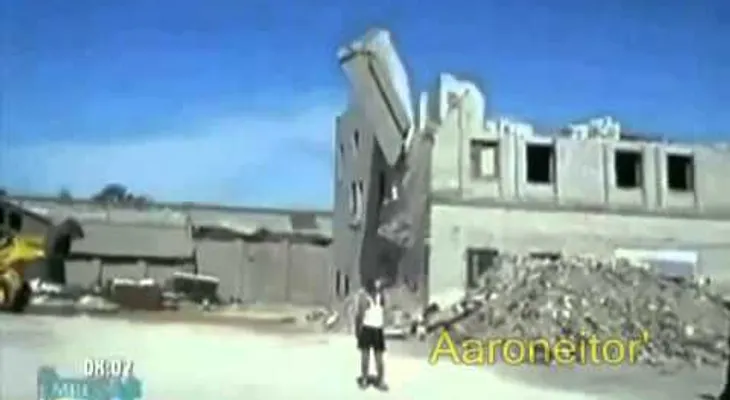 Video: joven graba su propia muerte durante la demolición de un edificio