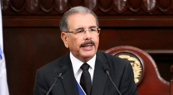 Colegio de NY cancela reconocimiento a Danilo por supuesta controversia con reelección