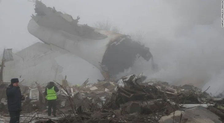 Al menos 37 muertos en un accidente de avión de carga en Kirguistán