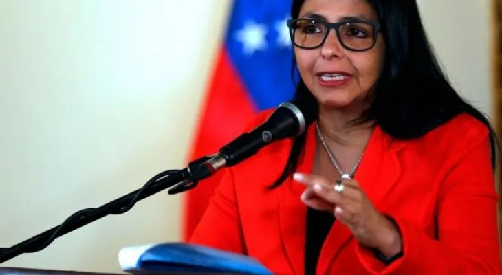 Delcy Rodríguez entrega al Parlasur un informe de la "violencia opositora"