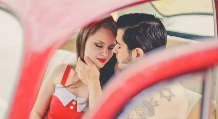 Los hombres besan así, cuando están enamorados