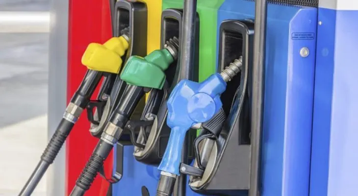 El GLP y la gasolina premium y regular bajan de precios; otros combustibles suben