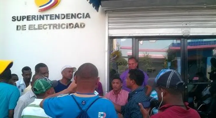 Peledeistas protestan contra designación de director en Protecom