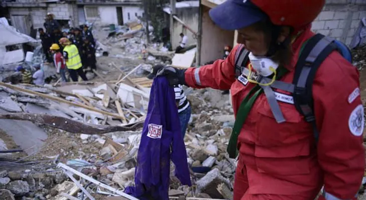 87 muertos por derrumbe en Guatemala; siguen buscando sobrevivientes