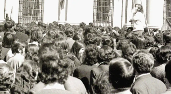 Aporte Dominicanos en V congreso de estudiantes (Chile, 1973) Una de los edecanes fue la joven socialista Michelle Bachelet, futura