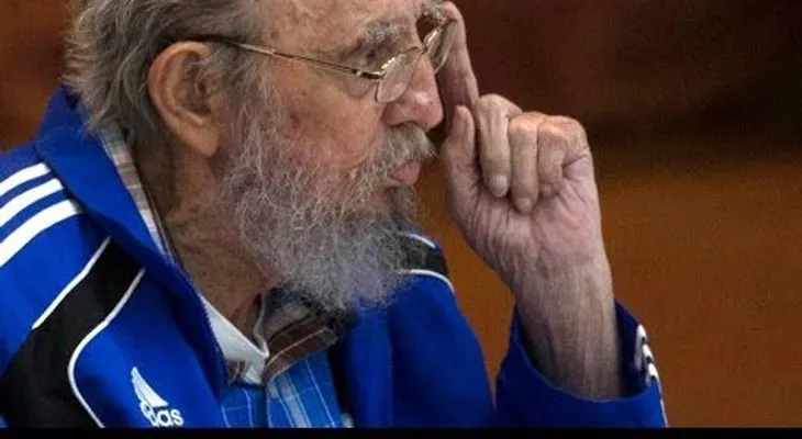 Fidel Castro cumple 90 años y le regalan una web (VIDEO)