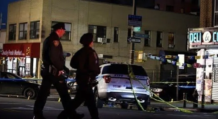 Policía de NY mata a tiros a hombre que apuntaba con un tubo y publica video de momento previo