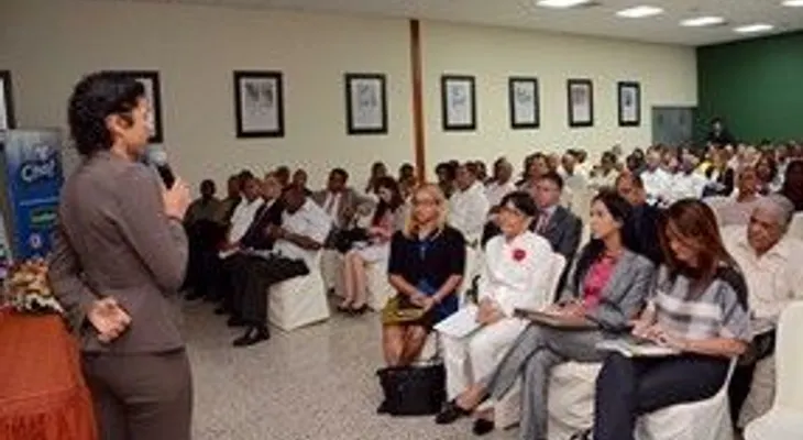 Industria y Comercio presenta programa de RD Formalízate 