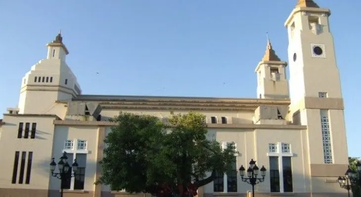 Hombre se roba la limosna de catedral de Puerto Plata