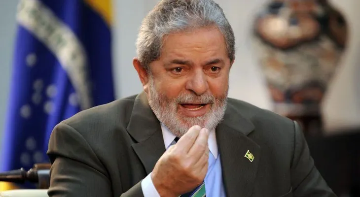 El juez acepta cargos por corrupción contra Lula y lo convierte en reo