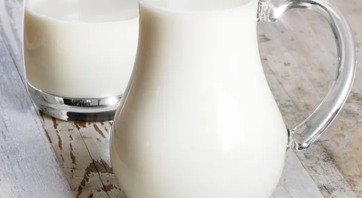  La leche es fuente natural de calcio 