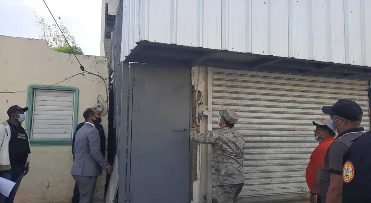 Gobierno desmantelan laboratorio clandestino de bebidas adulteradas en SFM