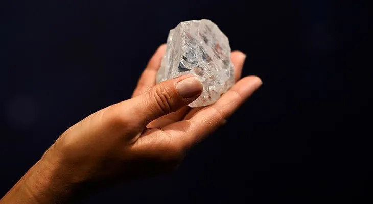 El país africano donde las carreteras se construyen con diamantes