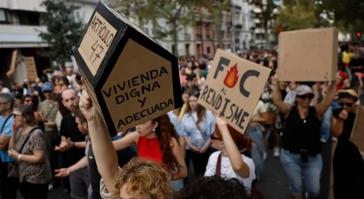 Miles de españoles protestan por la vivienda tras rechazo del Congreso a decretos clave