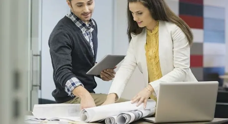 Si trabaja más de la cuenta puede enfermarte: Tu edad indica cuántas horas debes trabajar