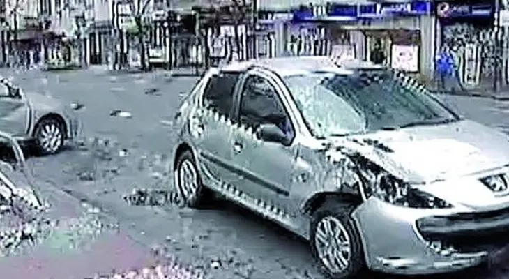 Joven atropellado por Policía violó la luz roja (Video)