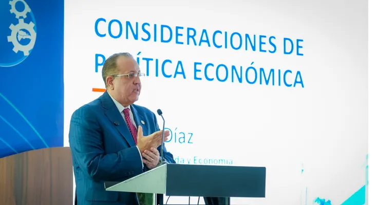 Hacienda defiende estabilidad económica y llama a no caer en pesimismo