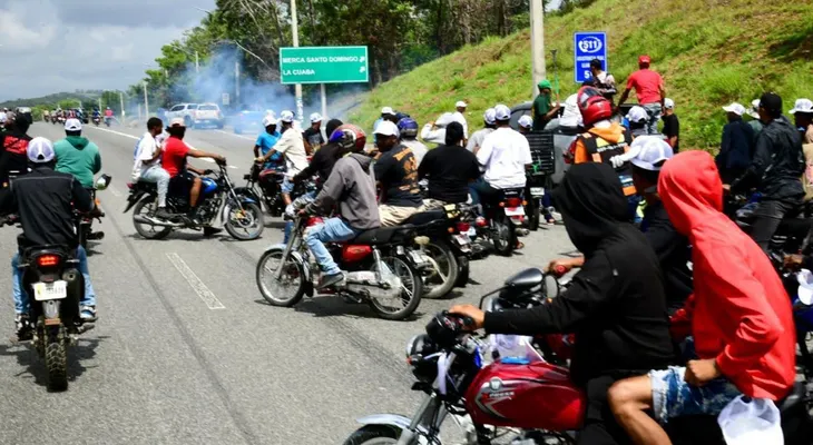 Policía dispersa marcha en La Cuaba con bombas lacrimógenas