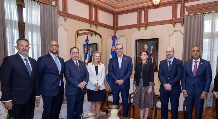 El presidente Abinader ofreció un almuerzo a funcionarios FMI, acompañados por el gobernador BCRD, Valdez Albizu