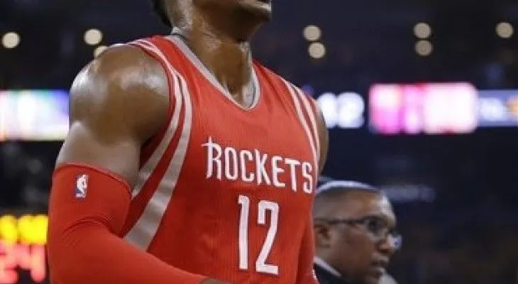 Con o sin Howard, Rockets buscan reaccionar ante Warriors 