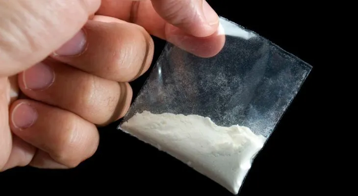 Detienen hombre intentó salir del país con 70 bolsitas de cocaína en el estómago