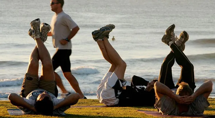 Errores del gimnasio. ¿Por qué ejercitar los abdominales no es buena idea?